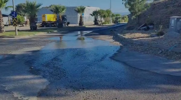 Bodrum’da Su Patlakları Çığ Gibi Büyüyor: Vatandaş Susuz, Tonlarca Su Boşa Akıyor