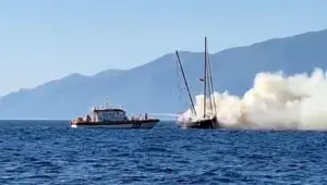 Bodrum Açıklarında Panik: Seyir Halindeki Tekne Yanarak Battı