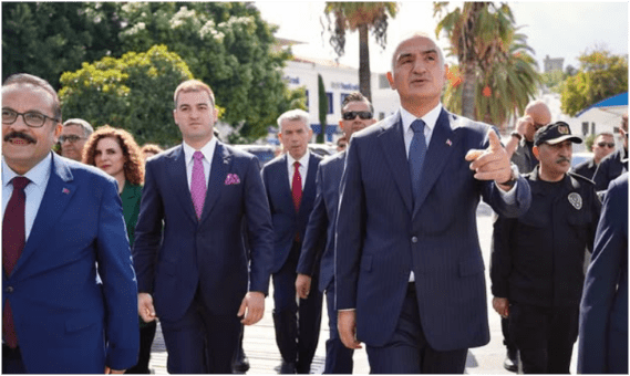 CHP’li Tamer Mandalinci, Bakan Ersoy’un Projelerine Ortak Oldu