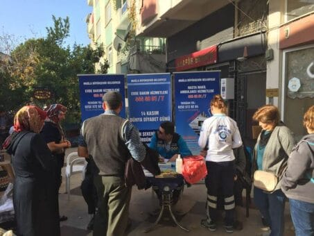 Muğla Büyükşehir Belediyesi 13 İlçede Ücretsiz Şeker Ölçümü Yapıyor