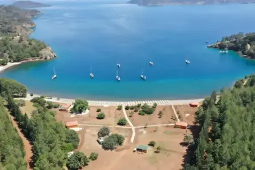 Cennet Kille Koyu’na Yat Bağlama İskelesi Tepki Çekti