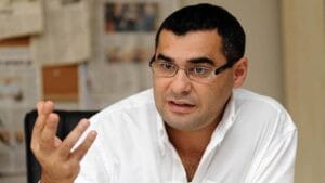 Gazeteci Enver Aysever Tutuklandı: YouTube Yayını Nedeniyle Gözaltına Alınmıştı