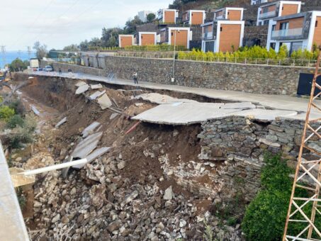 Karakaya’da Yol Çöktü, Sorumluluk Belediyede: Uyarılar Görmezden Gelindi