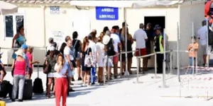 Biyometrik Sistem Rodos’ta Kuyruk Yaptı: Bekleyiş 2 Saate Çıktı