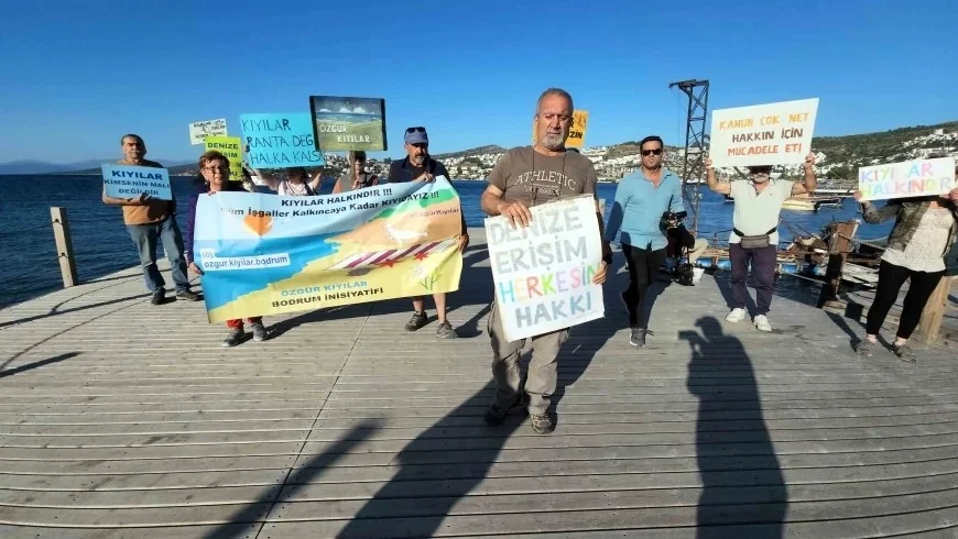 Gündoğan’da Halk Plajına Yapılan Kaçak İskele Yıkıldı