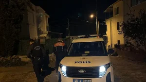 Çırkan Mahallesi’nde Pes Dedirten Görüntü: Araçlara Ve Evlere Yumurta Yağdı