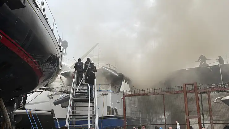 Bodrum’da Tersanede Yangın: 22 Metrelik Motoryat Küle Döndü