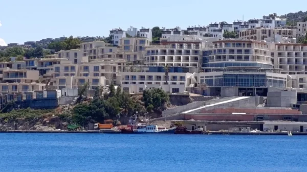 Küçükbük’te İnşaat Yasağı Tepkisi: Deniz ve Gürültü Şikâyeti Büyüyor