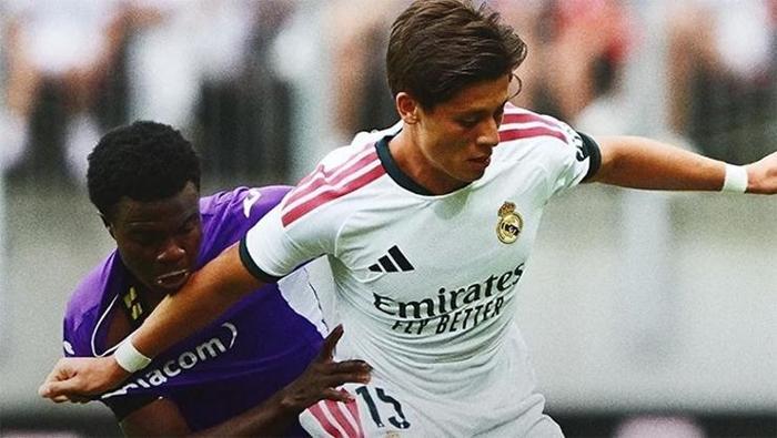 'Mourinho'nun yeni Mesut Özil'i Arda Güler!' İspanyol basını yere göğe sığdıramadı 'Mourinho'nun yeni Mesut Özil'i Arda Güler!' İspanyol basını yere göğe sığdıramadı
