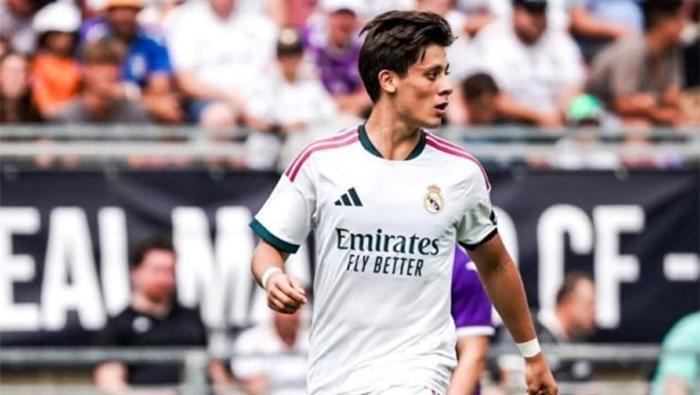 'Mourinho'nun yeni Mesut Özil'i Arda Güler!' İspanyol basını yere göğe sığdıramadı 'Mourinho'nun yeni Mesut Özil'i Arda Güler!' İspanyol basını yere göğe sığdıramadı