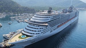 “MSC Divina” kruvaziyeri Marmaris’e demirledi: 4 bin 180 turist geldi