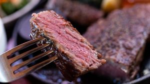 Protein tutkusu ömrü kısaltıyor mu? Yüksek protein trendine yeni uyarı
