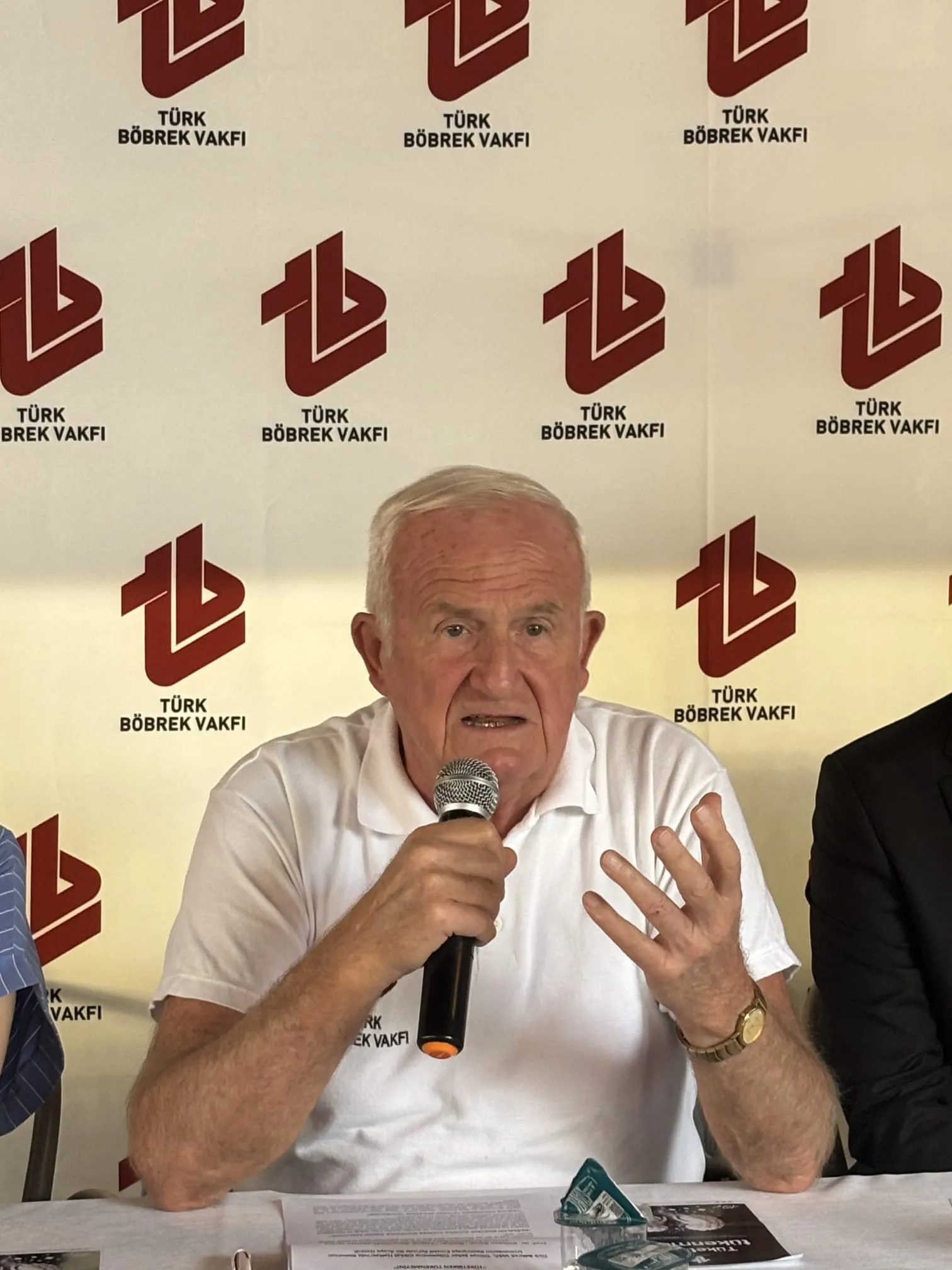 Susuzluk böbrekleri zorluyor: Sıcak havalarda kreatinin riski