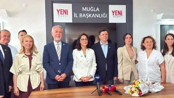 Gonca Köksal Aras YENİ Parti’ye geçti, Ahmet Aras CHP’de kaldı