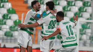 1. Lig ekibinde tarihi golü atan futbolcuya altın verildi