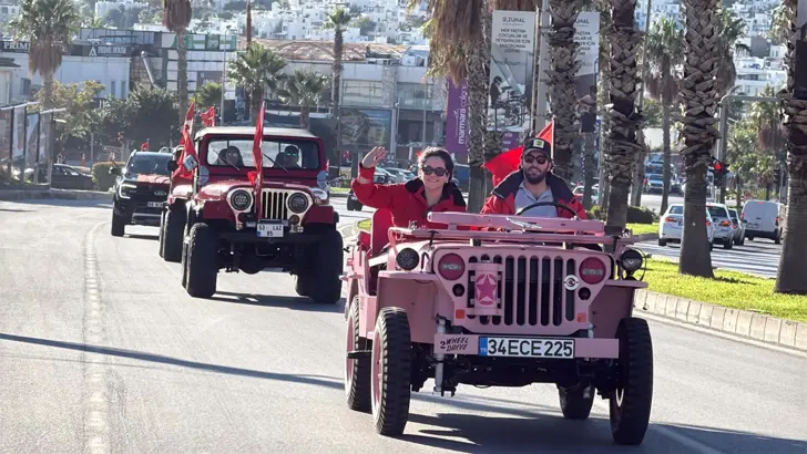 Bodrum’da 35 Araçlık Cumhuriyet Konvoyu