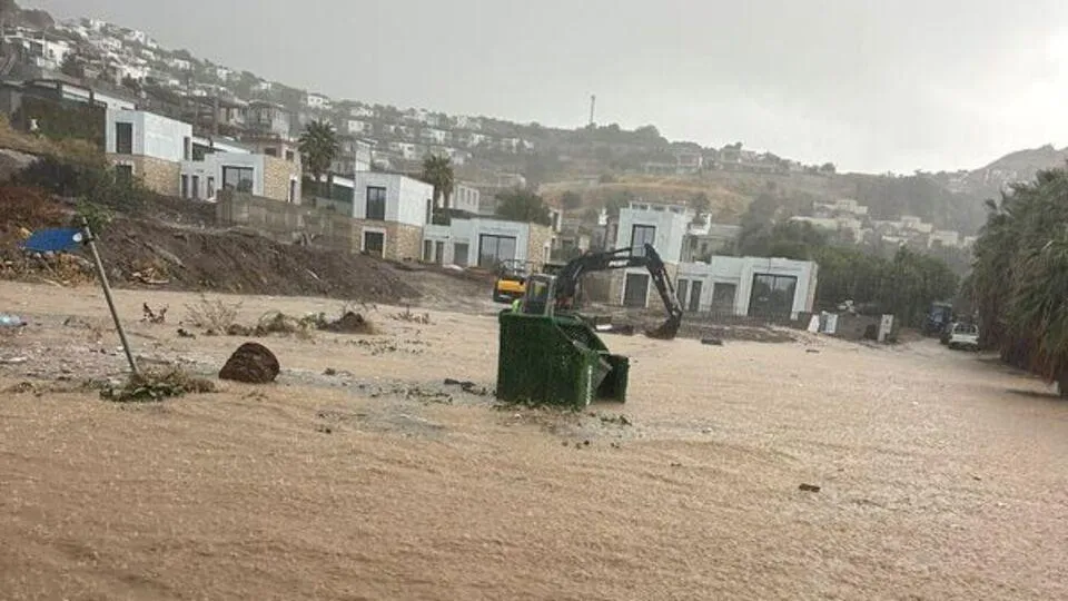 Bodrum’da sağanak: Koyunbaba-Gümüşlük yolu kapandı