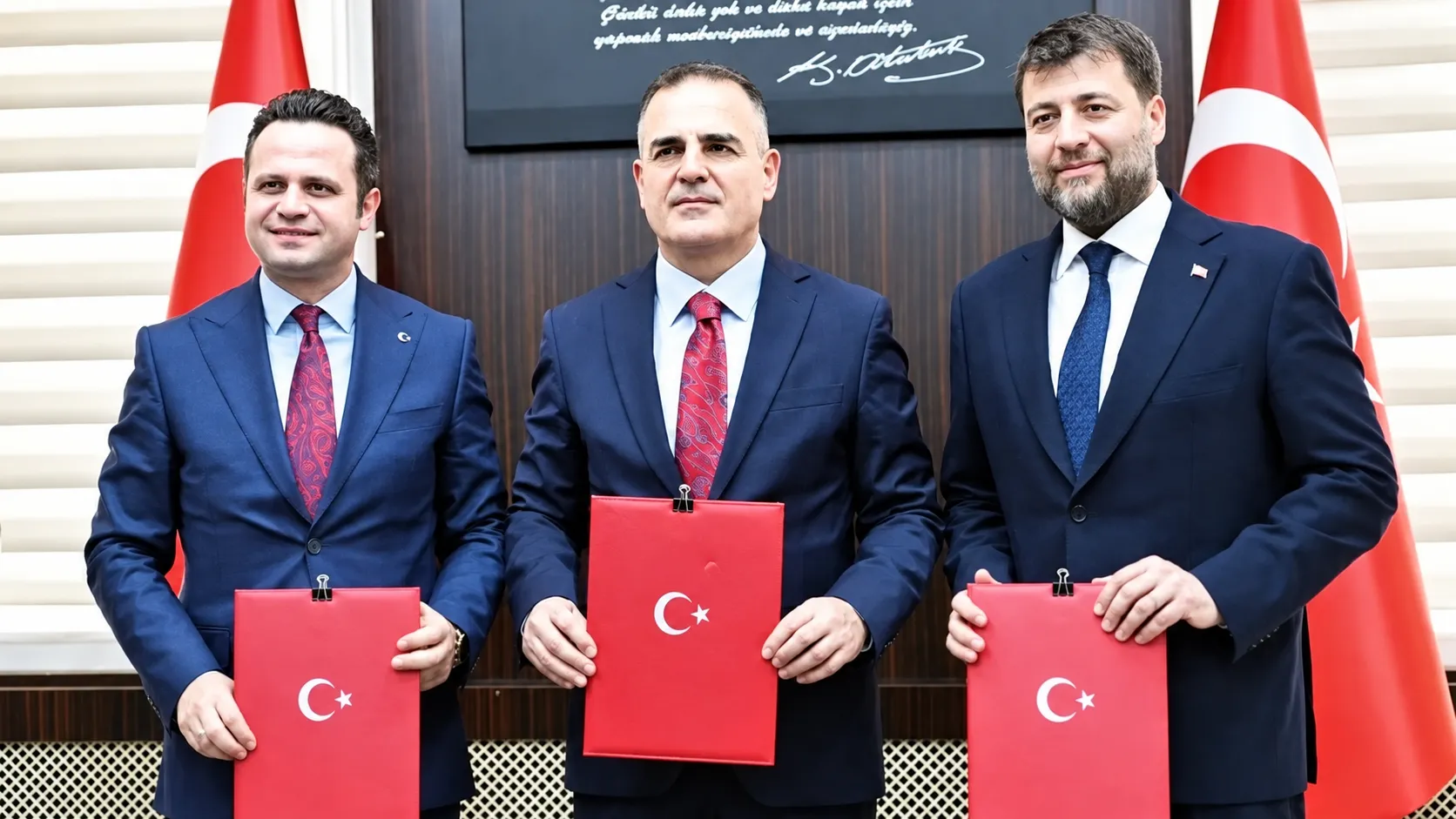 Muğla Valisi Akbıyık’a Fon İddiaları Üzerinden Tepki: Şamil Tayyar’dan İstifa Çağrısı