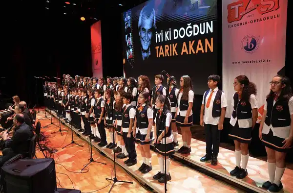 Tarık Akan’ın doğum günü umut mesajlarıyla kutlandı Tarık Akan’ın doğum günü umut mesajlarıyla kutlandı